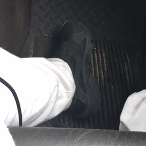 Meet your Posher, Elias